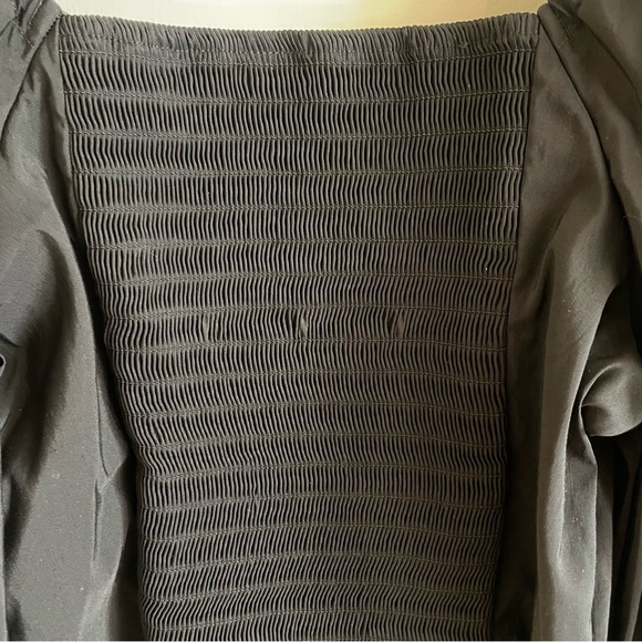 Levi’s puff sleeve smocked back blouse - Picture 5 of 10